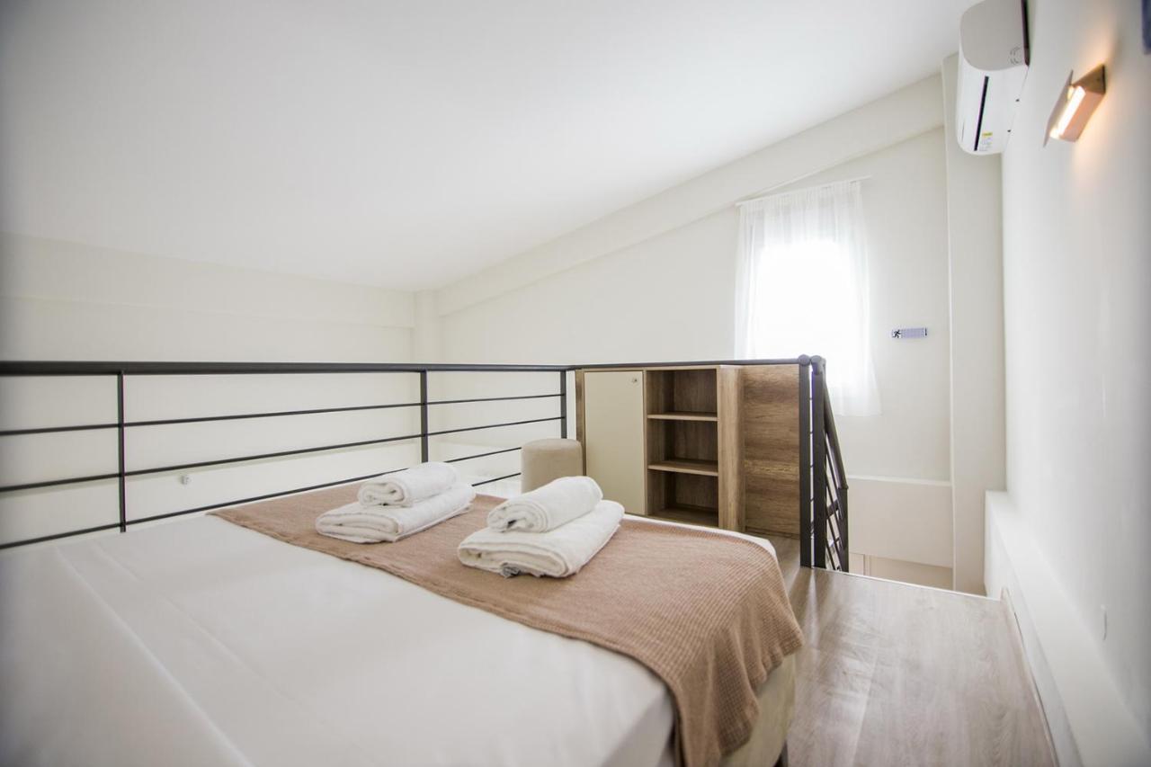 Armonia Apartment Ofrínion